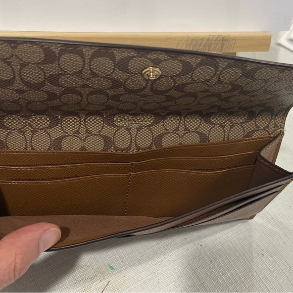 Coach long slim brown leather wallet - Picture 4 of 4